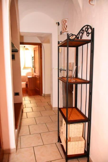 Casa Vacanze E Brevi Periodi Alla Porta Etrusca La Panchina Al Sole Volterra Bagian luar foto