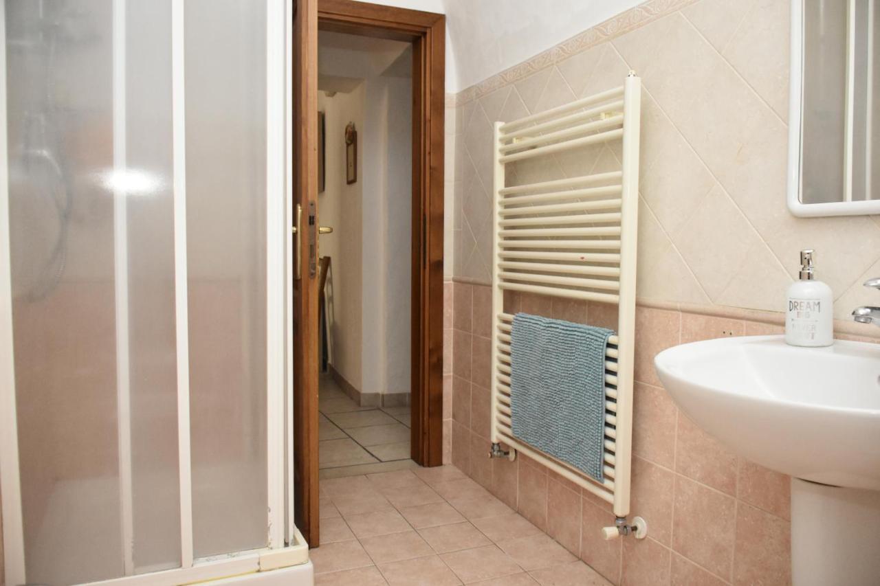 Casa Vacanze E Brevi Periodi Alla Porta Etrusca La Panchina Al Sole Volterra Bagian luar foto